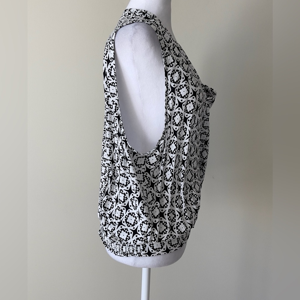 Halogen Cross Front Sleeveless Black and White Geometric Blouse NWOT Size XXL - Picture 2 of 5